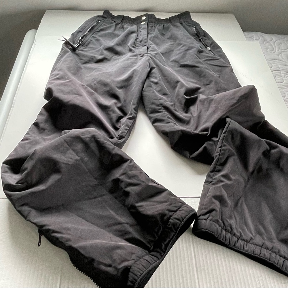 Men’s used MISTRAL used double lined snow pants. In great shape